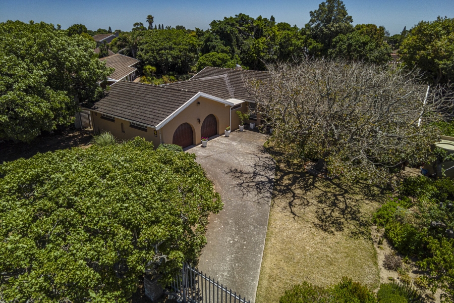 4 Bedroom Property for Sale in Summerstrand Eastern Cape
